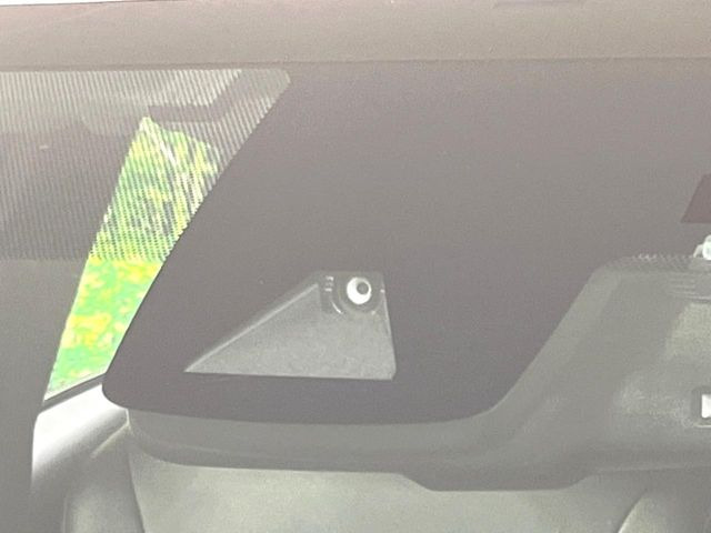 �y�g���^�Z�[�t�e�B�Z���X�z���s���ɑO���̎ԗ�����F�����A�Փ˂������Ȏ��͌x��ƃu���[�L�ŏՓˉ���Ɣ�Q�y�����A�V�X�g�B�����S�Ƀh���C�u�����y���݂��������܂��B