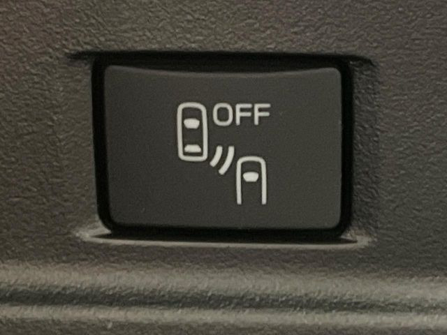 �y�����r�[�N���f�B�e�B�N�V�����z���s���A�h�A�~���[�̎��p�ɂȂ�₷���ӏ��Ɍ㑱�Ԃ��ڋ߂���ƃT�C�h�~���[�t�߂Ɍx����\���A�h���C�o�[�ɒ��ӊ��N�ƁA����̍ۂ̓n���h��������A�V�X�g�����܂��B