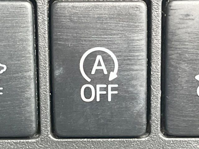 �y�A�C�h�����O�X�g�b�v�z�ԐM����a�؂Œ�Ԃ����ۂɃG���W�����~���A���ʂȔR���̏����}���܂��B�R��������ی�ɂȂ���@�\��G���W���̓u���[�L�𗣂��΍Ďn�����܂��B