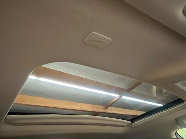 �y�T�����[�t�z�{�^���ЂƂŊJ�\!�J���������Ղ�̃T�����[�t����������Ă��܂�!�ԓ��ɖ�����������ꂽ��i�F���y���ވȊO�ɂ��A�ԓ��̋�C���ȒP�Ɋ��C�\!