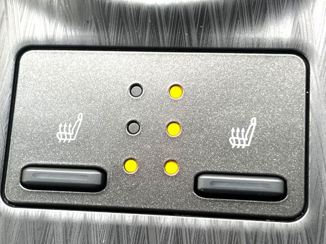 �y�V�[�g�q�[�^�[�z�������ɏd�󂷂�V�[�g�q�[�^�[!�G�A�R����葁�����܂��Ă����̂Ŋ�����̐l�����S�ł��ˁ�G�A�R���̉����͊������邩����A�Ƃ������ɂ����������߂ł��B