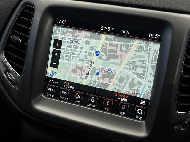 �������i�r:��̊��̂���i�r�́A����������ԓ������o���Ă���܂��B�I�[�f�B�I�@�\���[�����Ă���܂��̂ŁA�^�]�����y���߂܂���