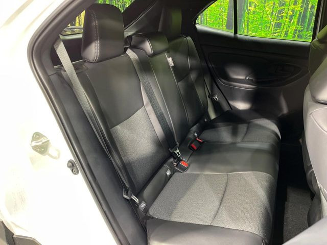 ���i���ȃI���W�i���t���A�}�b�g���I�v�V�����ɂĂ��p�ӂ��Ă���܂��B���D���ȃf�U�C����J���[�����Ԃɍ��킹�đI��ł����������Ƃ��ł��܂���