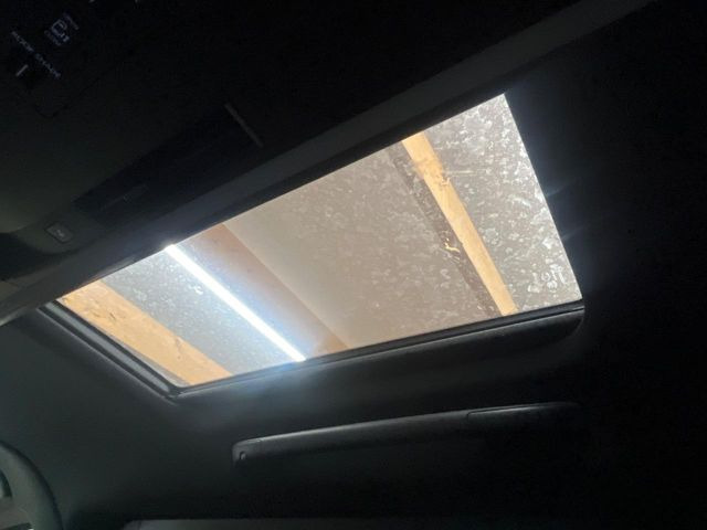 �y���E�Ɨ����[�����[�t�z2��ڍ��E�Ȃɂ��ꂼ��z�u���ꂽ�K���X���[�t!�������ɍ��킹�ĕБ������V�F�[�h��߂邱�Ƃ��\�ł�!