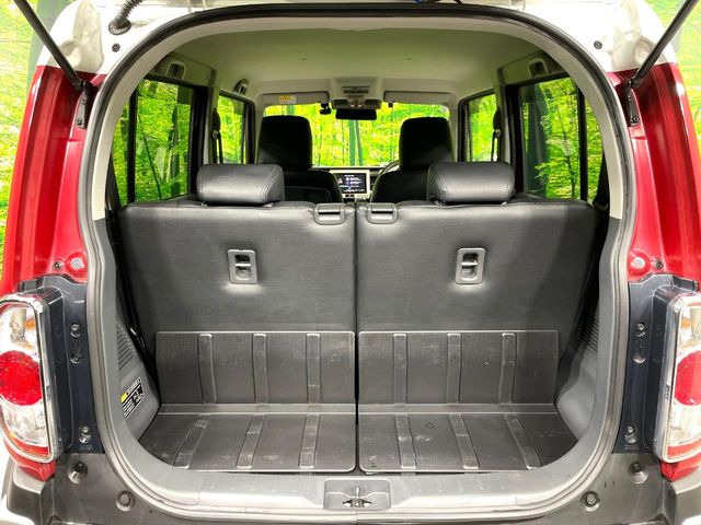 ���i�̂���������ʋ΁A���}���ɏ\���ȉ׎��X�y�[�X���m�ۂ��Ă���܂��B�Z�J���h�V�[�g��|���ƁA�傫�ȉו��̐ύڂ��\�ł���