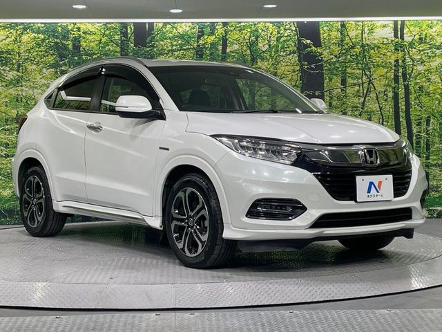 高透明度のガラス皮膜で撥水はもちろん、上質なツヤ・光沢を実現。紫外線や酸性雨から大切な愛車を保護し、色あせ・劣化を防止。「弾スプラッシュコート」、「弾プリミッサコート」からお選びいただけます。