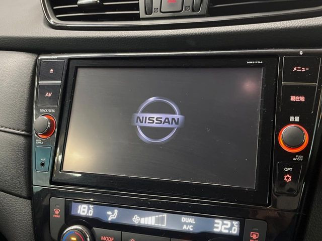 �y���[�J�[����8�C���`�i�r�z�C���e���A�ɗn�����ރX�^�C���b�V���ȁu��p�݌v�v���[�J�[�i�r�𑕔��􎋔F���⑀�쐫�ȂǊ�{���\�ɂ��D��A���㎿�ȃJ�[���C�t�����y���݂��������܂��B