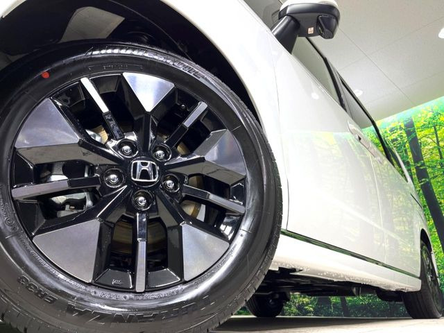 �y����16�C���`�A���~�z�C�[���z�O�ςɃ}�b�`���������A���~�z�C�[���𑕒����Ă���܂��B�e��ЊO�A���~�z�C�[����A�X�^�b�h���X�^�C�����戵�����Ă���܂��B���񂲑��k������