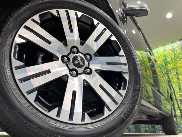 �y����18�C���`�A���~�z�C�[���z�O�ςɃ}�b�`���������A���~�z�C�[���𑕒����Ă���܂��B�e��ЊO�A���~�z�C�[����A�X�^�b�h���X�^�C�����戵�����Ă���܂��B���񂲑��k����������