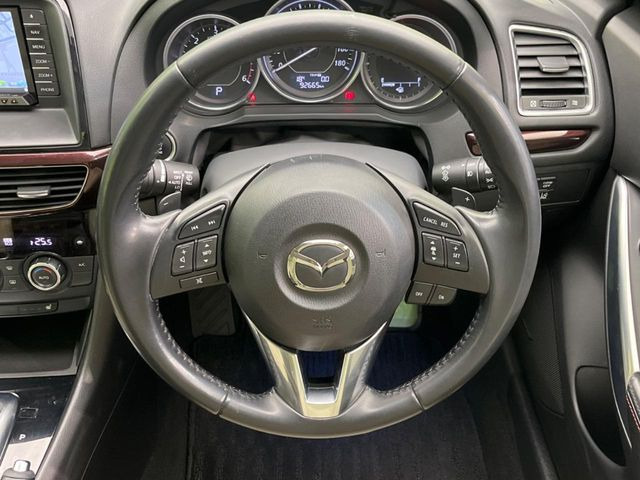 �y�����v�����X�e�A�����O�z�㎿�Ȋv���g�p���邱�ƂŁA��ɂ����������݂ƂĂ��^�]���₷���n���h���ł���