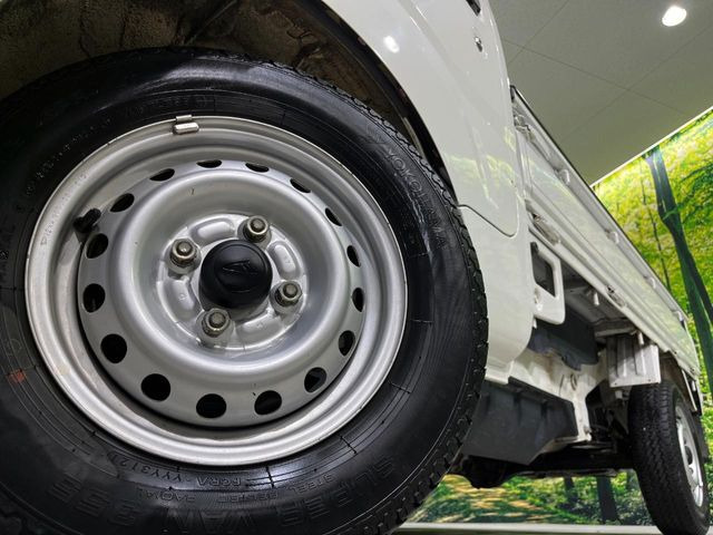 �y����12�C���`�A���~�z�C�[���z�O�ςɃ}�b�`���������A���~�z�C�[���𑕒����Ă���܂��B�e��ЊO�A���~�z�C�[����A�X�^�b�h���X�^�C�����戵�����Ă���܂��B���񂲑��k����������