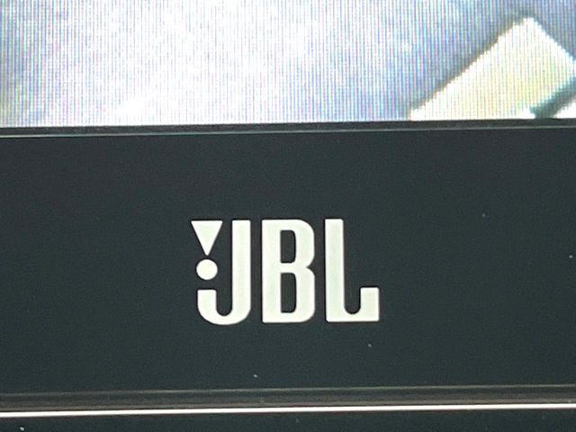 �yJBL�T�E���h�V�X�e���z���[�J�[�I�v�V�����̍��i�ʃT�E���h�V�X�e���𓋍ځB��p�̃`���[�j���O���{���ꂽ�召�l�X�ȃX�s�[�J�[����ǎ��ȃT�E���h���t�ł��A�Տꊴ���ӂ�鉹����Ԃ����o���܂��B