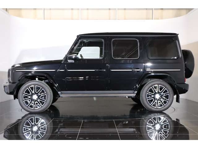 G400d����̕ύX�_�Ƃ��āA�ŐV����f�B�[�[�����̗p�B�Ïl�������サ�A�X��肩�獂���܂ŉ��K�ł��B