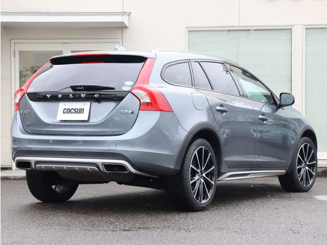 �G���W���I�C���̓t�����X��MOTUL(���`���[��)���g�p���Ă��܂��B�V���{���{�e���f���ɓK������قȂ�S�x�̃I�C�������p�ӂ��Ă��܂��B