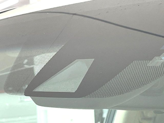 �y�g���^�Z�[�t�e�B�Z���X�z���s���ɑO���̎ԗ�����F�����A�Փ˂������Ȏ��͌x��ƃu���[�L�ŏՓˉ���Ɣ�Q�y�����A�V�X�g�B�����S�Ƀh���C�u�����y���݂��������܂��B