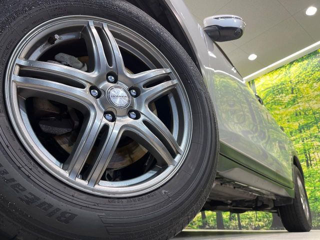 �y����17�C���`�A���~�z�C�[���z�O�ςɃ}�b�`���������A���~�z�C�[���𑕒����Ă���܂��B�e��ЊO�A���~�z�C�[����A�X�^�b�h���X�^�C�����戵�����Ă���܂��B���񂲑��k����������