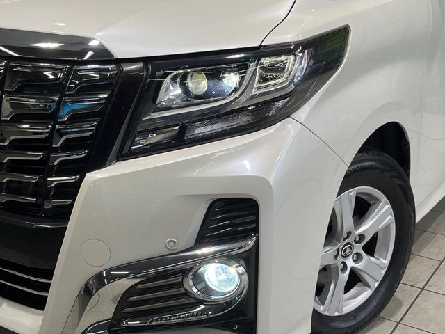 �yLED�w�b�h���C�g�z���V����ԑ��s�����ǍD�Ȏ��E���m�ۂ����S���ĉ^�]�ł��鍂�P�xLED�w�b�h���C�g�𑕔�!�_�����x�������A����d�͂��}�����Ă��܂��B