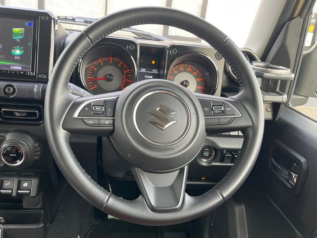 �y�����v�����X�e�A�����O�z�㎿�Ȋv���g�p���邱�ƂŁA��ɂ����������݂ƂĂ��^�]���₷���n���h���ł���