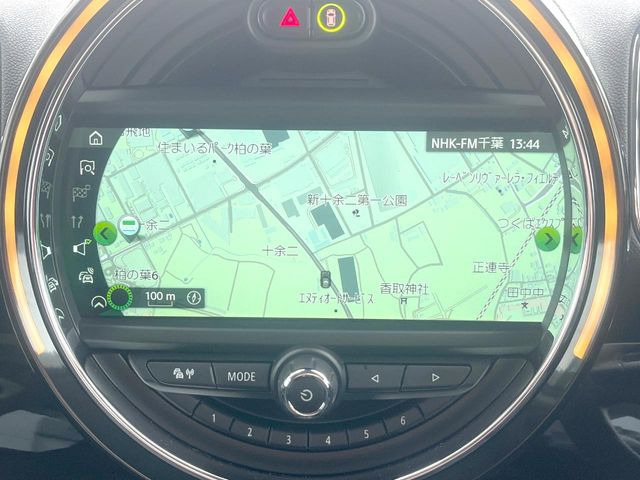 �������i�r:��̊��̂���i�r�́A����������ԓ������o���Ă���܂��B�I�[�f�B�I�@�\���[�����Ă���܂��̂ŁA�^�]�����y���߂܂���