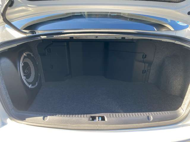 �݌Ɏԗ��Ɋւ��Ă͂��q�l�ɂ��ǂ����̂����񋟂���ׂɕi���ɍS���Ďd������s���Ă���܂��B�e���Ԃ̏�Ԃ͂��ꂼ��ł��̂ł����k���ɓ��X�X�^�b�t�������������Ē����܂��̂ł����S���������܂��B