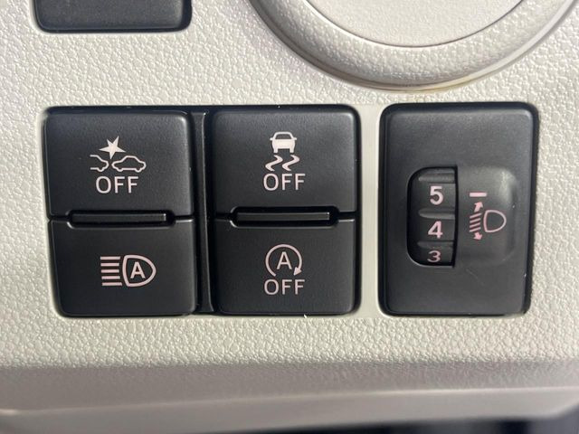 �y������h�~���u�z�ԗ��̉���������m����ƁA�����I�Ɏԗ��̐i�s������ۂ悤�Ɏԗ��𐧌䂵�܂��B�J�̓��ȂǊ���₷���H�ʏ󋵂ł����S�ȉ^�]���\�ł��B