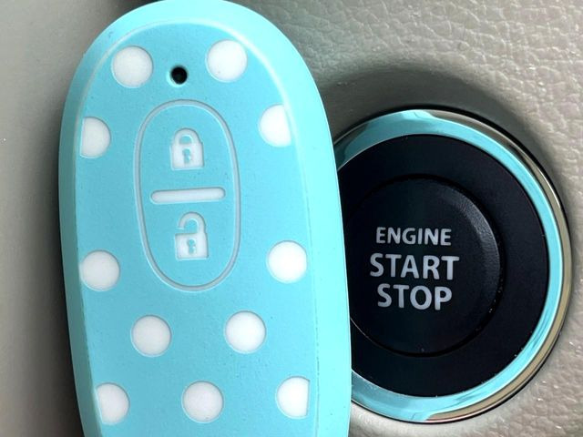 �y�L�[���X�X�^�[�g�V�X�e���z�J�o����|�P�b�g�ɓ��ꂽ�܂܂ł��h�A�̎{���E�������\�ȃX�}�[�g�L�[�𑕔��B�G���W���̃I���E�I�t�����J�M�����o���K�v����������Ƃ��Ă��֗��ł���