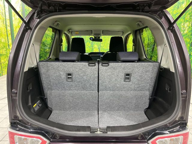 ���i�̂���������ʋ΁A���}���ɏ\���ȉ׎��X�y�[�X���m�ۂ��Ă���܂��B�Z�J���h�V�[�g��|���ƁA�傫�ȉו��̐ύڂ��\�ł���