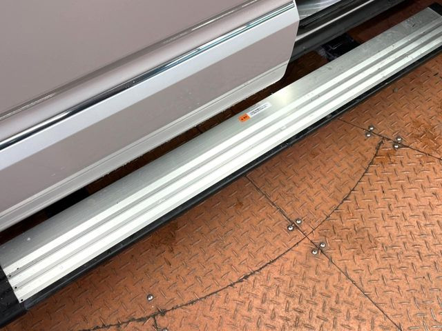 �y�d���T�C�h�X�e�b�v�z�ԍ��̍������Ԃł��A���ꂪ����Ώ��������q�l�̏��~����y�X��X���C�h�h�A�ƘA�����č쓮����ׁA�ς킵������͕s�v�ł�!