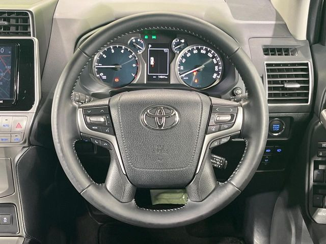 �y�����v�����X�e�A�����O�z�㎿�Ȋv���g�p���邱�ƂŁA��ɂ����������݂ƂĂ��^�]���₷���n���h���ł���