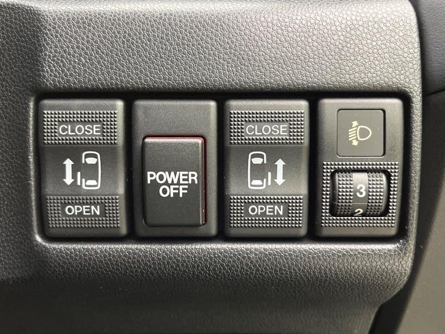 �y�����p���[�X���C�h�h�A�z�X�}�[�g�L�[��^�]�Ȃ̃X�C�b�`�Ō�ȗ����X���C�h�h�A�̊J���\���d��������͂����ăh�A���J����K�v�������A�����Ȃ��q�l�ł��ȒP�ɊJ���߂ł����K�ł���