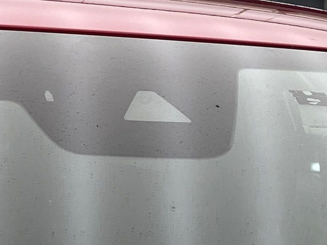 �yi-ACTIVESENSE�z���s���ɑO���̎ԗ�����F�����A�Փ˂������Ȏ��͌x��ƃu���[�L�ŏՓˉ���Ɣ�Q�y�����A�V�X�g�B�����S�Ƀh���C�u�����y���݂��������܂��B