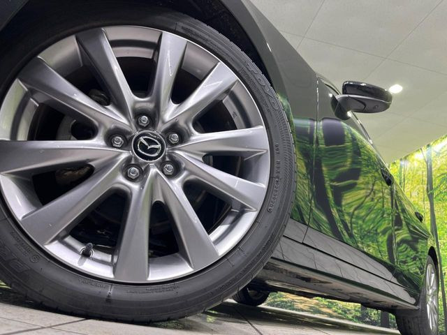 �y����18�C���`�A���~�z�C�[���z�O�ςɃ}�b�`���������A���~�z�C�[���𑕒����Ă���܂��B�e��ЊO�A���~�z�C�[����A�X�^�b�h���X�^�C�����戵�����Ă���܂��B���񂲑��k����������