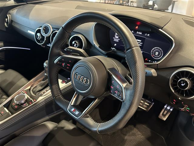 TTクーペ45 TFSI クワトロ 4WD