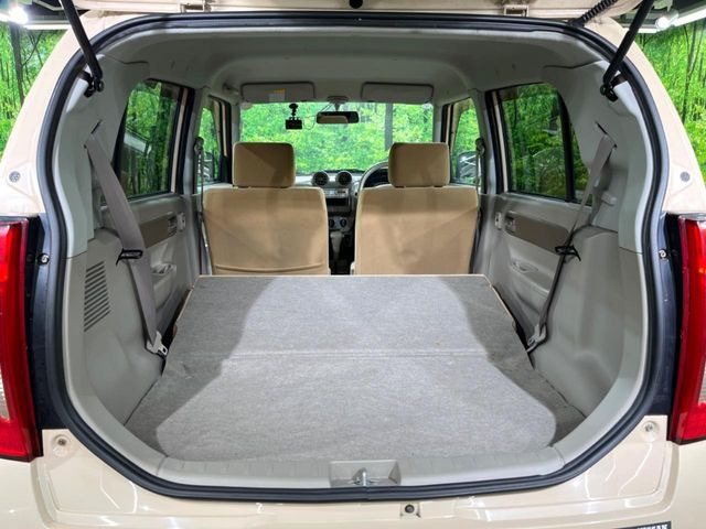 ���i�̂���������ʋ΁A���}���ɏ\���ȉ׎��X�y�[�X���m�ۂ��Ă���܂��B�Z�J���h�V�[�g��|���ƁA�傫�ȉו��̐ύڂ��\�ł���