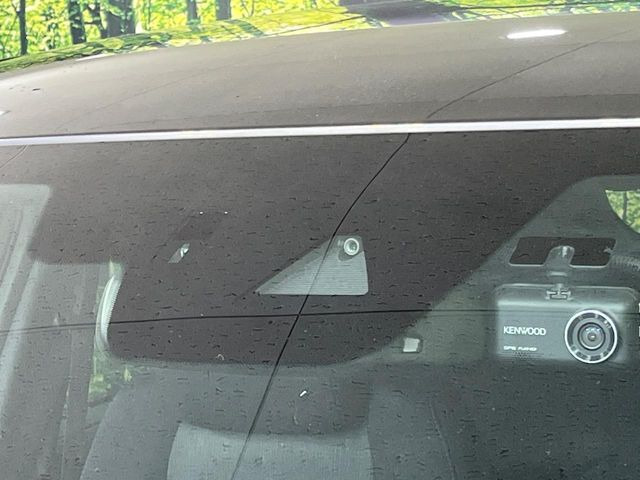 �y�X�}�[�g�V�e�B�u���[�L�T�|�[�g�z�ᑬ���s���ɑO���̎ԗ�����F�����A�Փ˂������Ȏ��͌x��ƃu���[�L�ŏՓˉ���Ɣ�Q�y�����A�V�X�g�B�����S�Ƀh���C�u�����y���݂��������܂��B