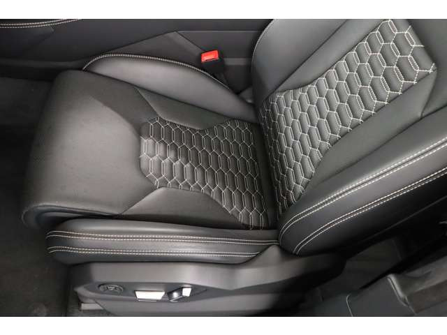 ���O���Ƃ��ɓ��ꊴ�̂���d�l�ŁA�I�v�V�������e���[���B���s�����ȏ�̉��l�������Ă��������܂��B