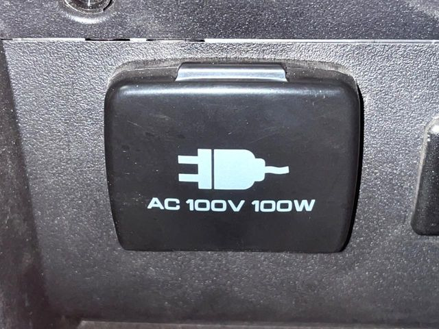 �y�A�N�Z�T���[�R���Z���g�z�L�����v��X�|�[�c�A�A�E�g�h�A�ł̃A�N�e�B�r�e�B�͂������A�ЊQ�E��d�̍ۂɏ����ɂ��Ȃ�AC100V�R���Z���g�𑕔���P�[�^�C��^�u���b�g�A�Q�[���@��̏[�d�ɂ���