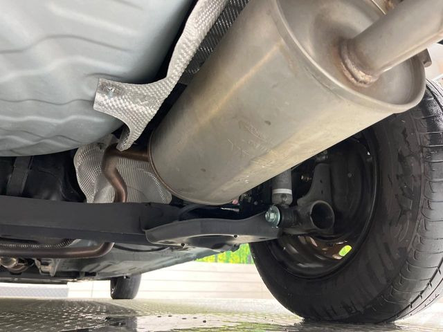 ��D�]�𒸂��Ă���܂��{�f�B�̒e�X�v���b�V���R�[�g���D�]��t���B�ʏ�̃K���X�R�[�g�ƈقȂ�A�ϋv�N��6�N�̖��@���K���X�R�[�e�B���O���A�{�f�B���L���C�ȏ�Ԃɕۂ��Ă���܂��B