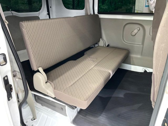 �L�X�Ƃ���2��ڃV�[�g�͋��Z���������A���S�n�����K!�F�B��Ƒ��Ƃ̂��o�����ɂ҂�����ł��B�x�r�[�V�[�g��`���C���h�V�[�g�g�p�������K�ɂ��߂�������������\���ȋ�Ԃ��m�ۂ��Ă��܂��B