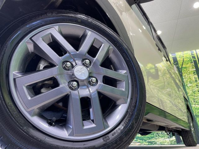 �y����15�C���`�A���~�z�C�[���z�O�ςɃ}�b�`���������A���~�z�C�[���𑕒����Ă���܂��B�e��ЊO�A���~�z�C�[����A�X�^�b�h���X�^�C�����戵�����Ă���܂��B���񂲑��k����������