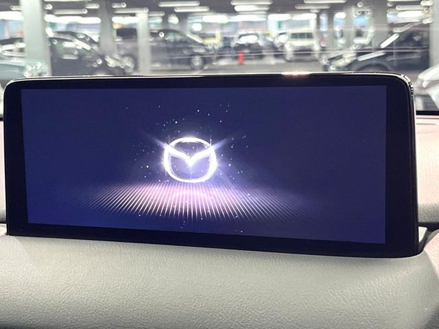 �y10.25�C���`�}�c�_�R�l�N�g�z�ԓ��̕��͋C�Ƀ}�b�`������^�f�B�X�v���C�B�X�}�z�ڑ��ł̃i�r�g�p��Bluetooth�Đ����A�l�X�ȋ@�\���y���߂܂��B�����I�ȃ_�C�������삪�\�ŁA�g��������ǍD�ł��B