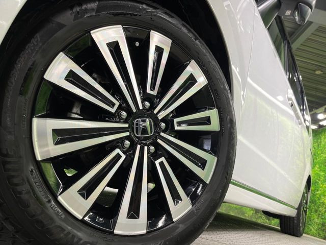 �y����17�C���`�A���~�z�C�[���z�O�ςɃ}�b�`���������A���~�z�C�[���𑕒����Ă���܂��B�e��ЊO�A���~�z�C�[����A�X�^�b�h���X�^�C�����戵�����Ă���܂��B���񂲑��k����������