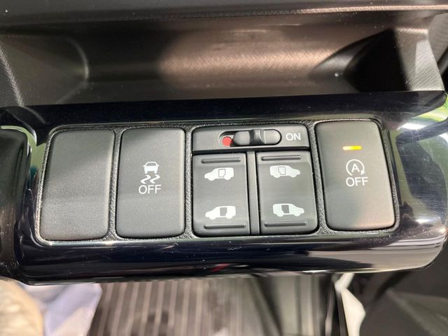 �y�����p���[�X���C�h�h�A�z�X�}�[�g�L�[��^�]�Ȃ̃X�C�b�`�Ō�ȗ����X���C�h�h�A�̊J���\���d��������͂����ăh�A���J����K�v�������A�����Ȃ��q�l�ł��ȒP�ɊJ���߂ł����K�ł���