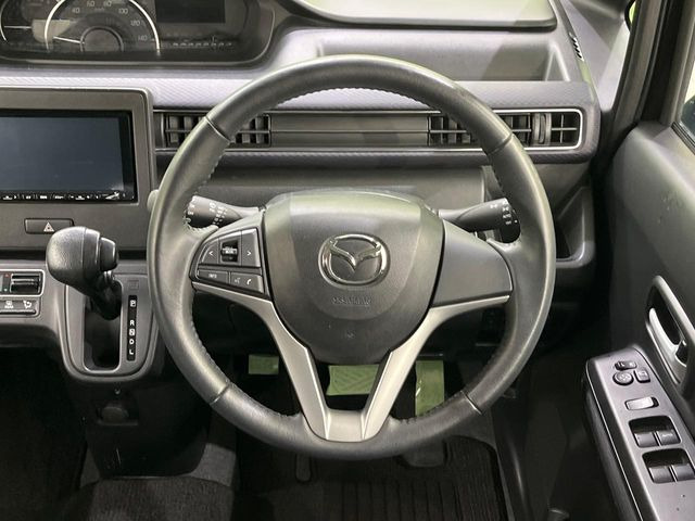 �y�����v�����X�e�A�����O�z�㎿�Ȋv���g�p���邱�ƂŁA��ɂ����������݂ƂĂ��^�]���₷���n���h���ł���