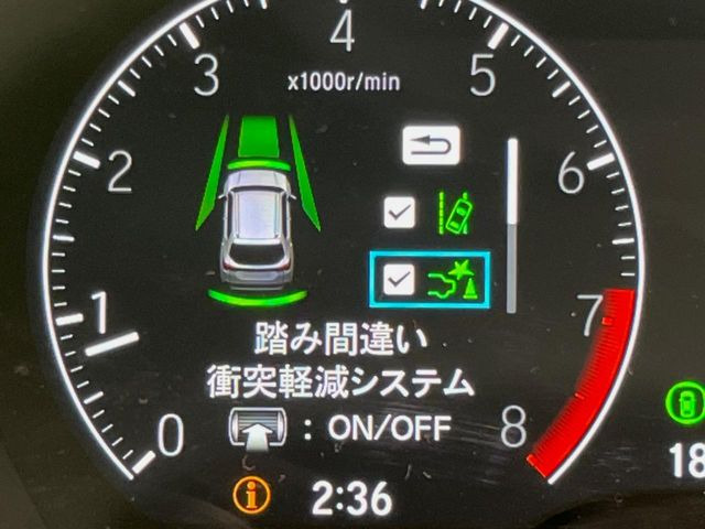 �y�z���_�Z���V���O�z���s���ɑO���̎ԗ�����F�����A�Փ˂������Ȏ��͌x��ƃu���[�L�ŏՓˉ���Ɣ�Q�y�����A�V�X�g�B�����S�Ƀh���C�u�����y���݂��������܂��B