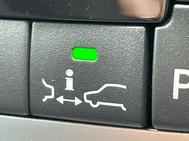 ���v���N���b�V���Z�[�t�e�B�V�X�e��:�i�H��̐�s�Ԃ��Q���Ȃǂ��~���g���[�_�[�Ō��o���A�Փ˂���\���������Ɣ��f�����ꍇ�Ɍx���u���[�L�̐���ɂ��Փˉ�����x�����܂��B