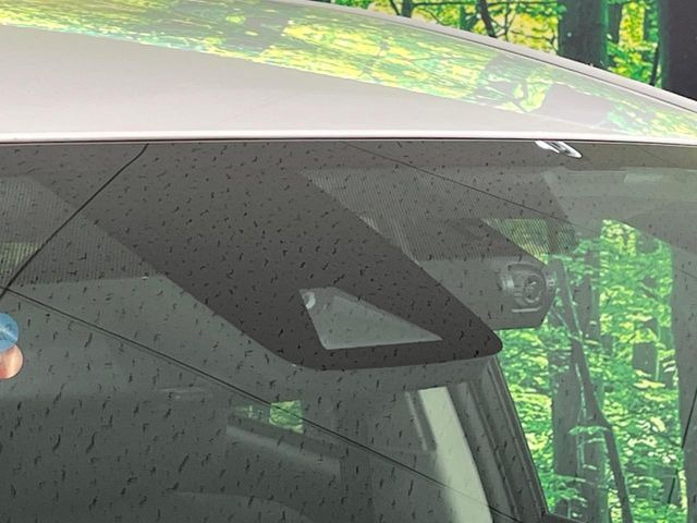 �y�g���^�Z�[�t�e�B�Z���X�z���s���ɑO���̎ԗ�����F�����A�Փ˂������Ȏ��͌x��ƃu���[�L�ŏՓˉ���Ɣ�Q�y�����A�V�X�g�B�����S�Ƀh���C�u�����y���݂��������܂��B