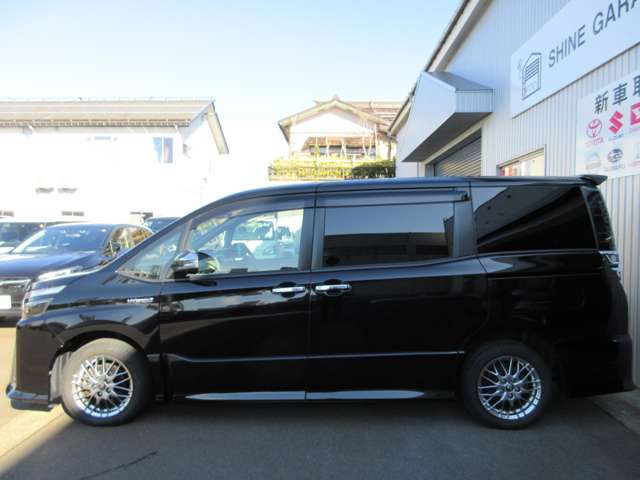 ヴォクシー1.8 ハイブリッド ZS 煌II