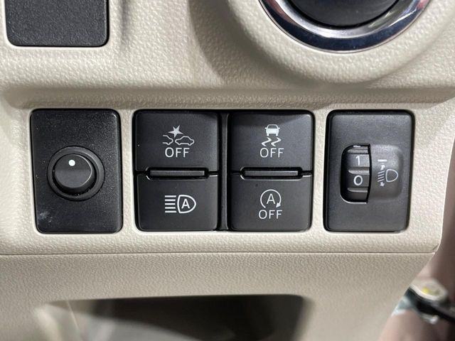 �y�X�}�[�g�A�V�X�g�z���s���ɑO���̎ԗ�����F�����A�Փ˂������Ȏ��͌x��ƃu���[�L�ŏՓˉ���Ɣ�Q�y�����A�V�X�g�B�����S�Ƀh���C�u�����y���݂��������܂��B