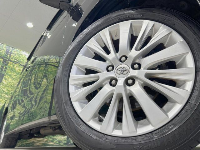 �y����18�C���`�A���~�z�C�[���z�O�ςɃ}�b�`���������A���~�z�C�[���𑕒����Ă���܂��B�e��ЊO�A���~�z�C�[����A�X�^�b�h���X�^�C�����戵�����Ă���܂��B���񂲑��k����������